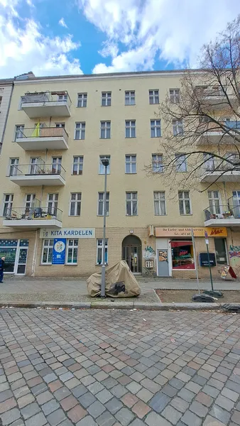 Möblierte Wohnung mit Einbauküche und Balkon zum direkten Einziehen im beliebten Berliner-Wedding! — photo 1